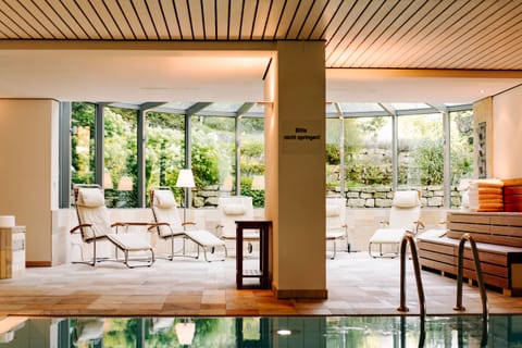 Sauna, hot tub, steam room
