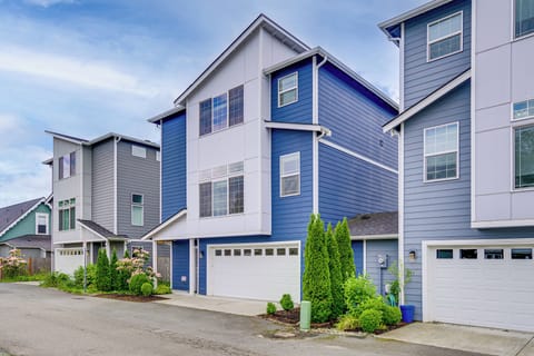 Monroe Vacation Rental | 4BR | 3.5BA | 2,200 Sq Ft