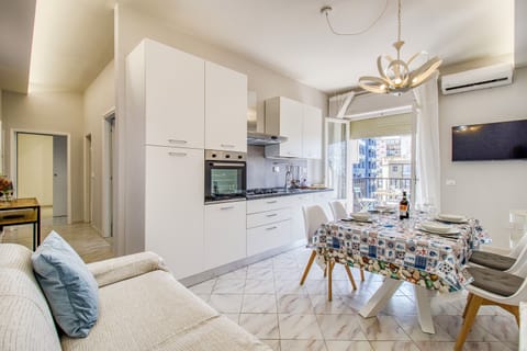 Family Apartment, Multiple Bedrooms (Bedo House Beach Front) | Interior