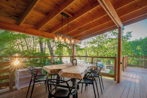Lake view, sunset dining