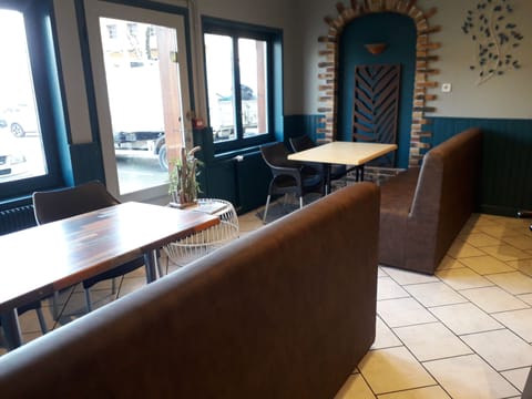 Daily cooked-to-order breakfast (EUR 6 per person)