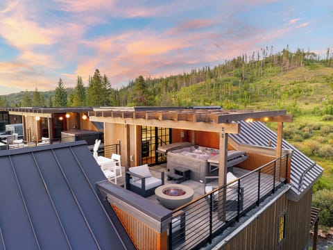 Watch the Sun Set from this Amazing Rooftop Lounge and Hot Tub