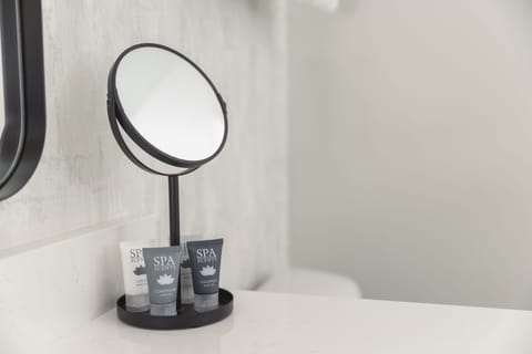 Shower, free toiletries, hair dryer, towels