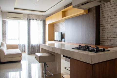 Apartment, 2 Bedrooms | Private kitchen | Fridge, stovetop, cookware/dishes/utensils, dining tables