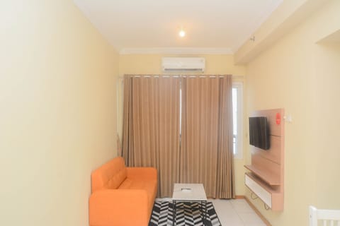 Apartment, 2 Bedrooms | Living area | TV