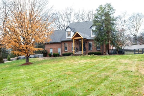 Oxford Glen Estate: 3 bed, 2.5 bath