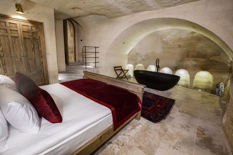 Superior Room | Egyptian cotton sheets, premium bedding, minibar, individually decorated