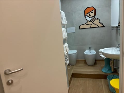 Comfort Room | Bathroom | Shower, rainfall showerhead, free toiletries, hair dryer