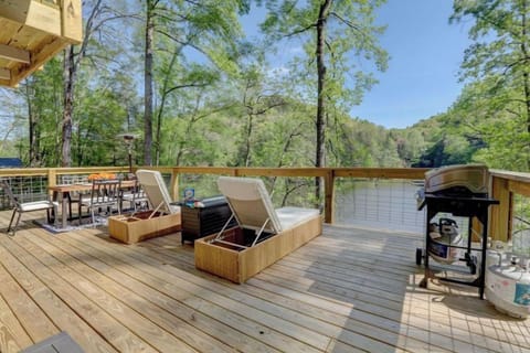 Main deck with firepit & grill