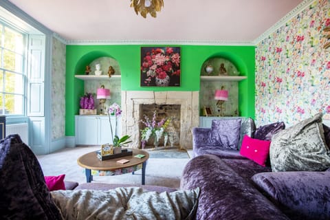 Romantic House | Living area