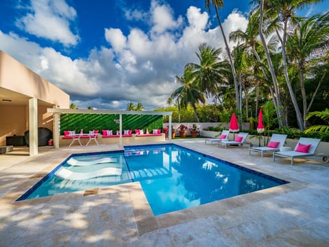 Ocean Blvd Pool