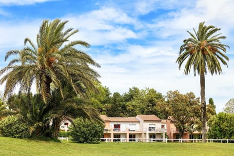 Escape to southern France for a relaxing getaway!