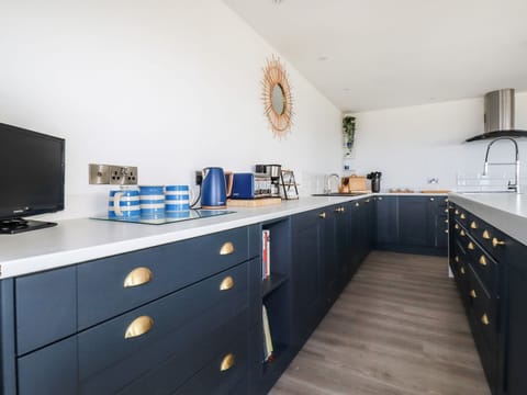 Fridge, dishwasher, electric kettle, toaster