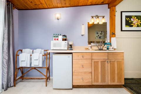 Gardenia Studio: 1 King +  Sofa-chair bed, Kitchenette, Pvt Entrance +Lanai | Private kitchenette | Mini-fridge, microwave, coffee/tea maker, cookware/dishes/utensils