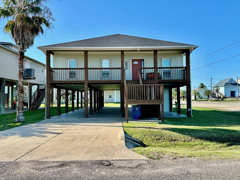 Street view of Coco Loco in Larry's Harbor subdivision