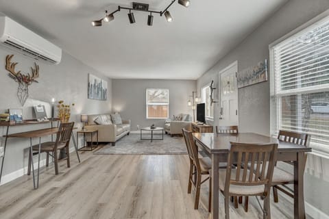 Open floor plan!