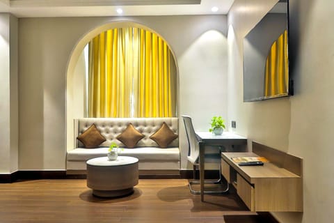 Executive Room | Egyptian cotton sheets, premium bedding, desk, laptop workspace