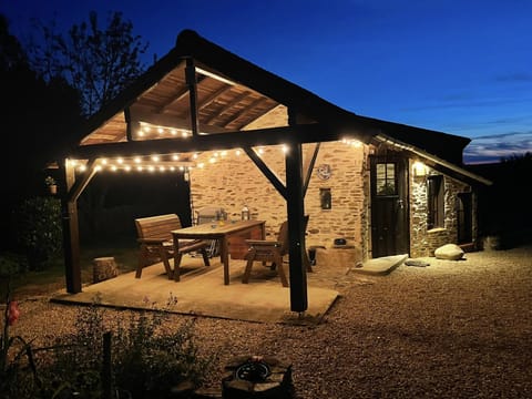 Maple Tree outdoor seating area by night