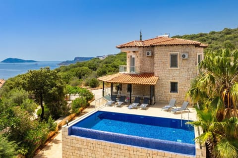 Beautiful villa with private pool and terrace with sea views
