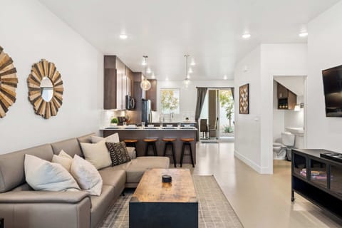 Townhome, Multiple Beds, Patio, Mountain View (Tranquility at The Lofts) | Living area | 42-inch flat-screen TV with digital channels, fireplace
