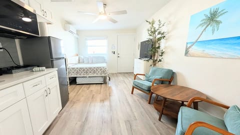 Comfortable Full Size Bed with a Twin Trundle Under