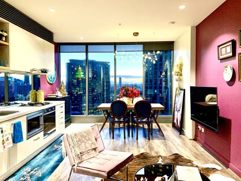 Design Apartment | 2 bedrooms, Select Comfort beds, free WiFi