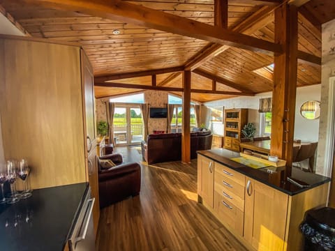 Cabin | Private kitchen | Fridge, microwave, oven, stovetop