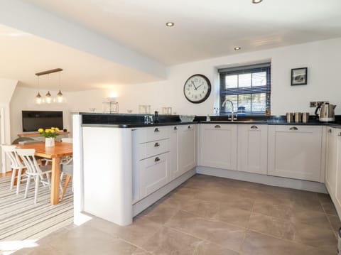 Fridge, dishwasher, electric kettle, toaster