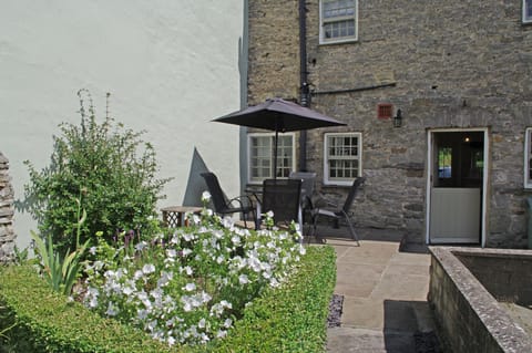 Patio area at the rear of Briar Cottage in Middleham in the Yorkshire Dales