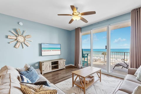 Majestic Sun 302B Living Room