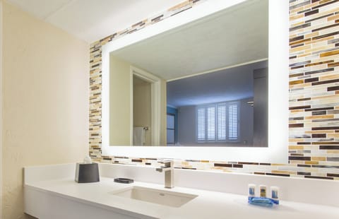 Shower, eco-friendly toiletries, hair dryer, towels