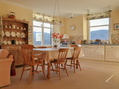 Open plan living space | Middle Howe, How, near Portinscale