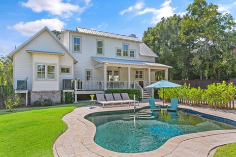 Pool with an Option to heat at $75 per day