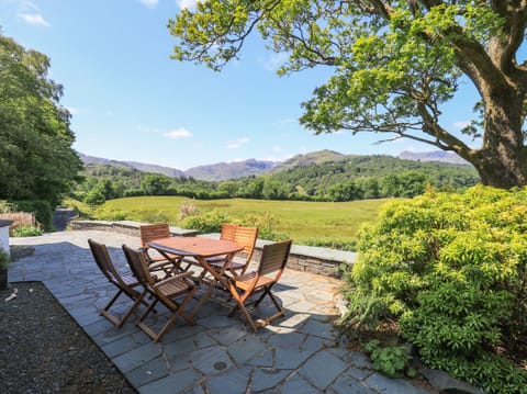 Cottage | Outdoor dining