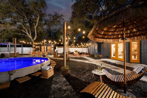 Brandon Vacation Rental | 6BR | 4BA | 3,903 Sq Ft | 1 Step Required to Access