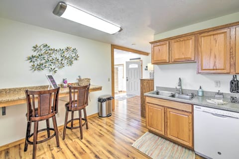 Hamilton Vacation Rental | Studio | 1BA | 600 Sq Ft | Step-Free Access