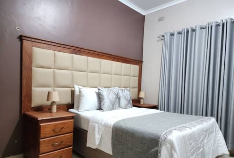 Executive Double Room | Egyptian cotton sheets, premium bedding, pillowtop beds, desk