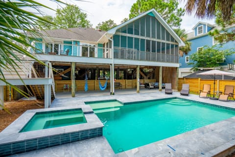 Pool & Spa