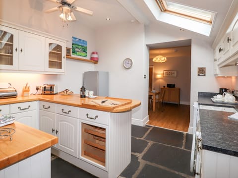 Fridge, dishwasher, cookware/dishes/utensils