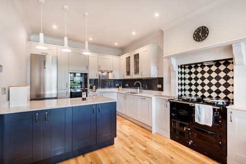 Fridge, dishwasher, electric kettle, toaster