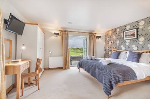 4 bedrooms, individually decorated, individually furnished, free WiFi