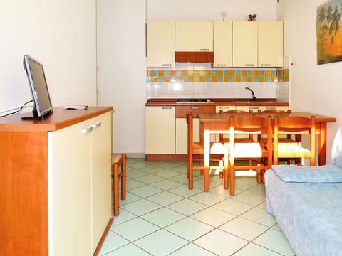 Furniture, Table, Building, Wood, Interior Design, Floor, Desk, Computer Desk, Flooring