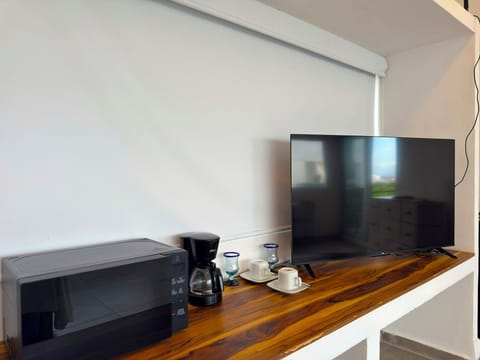 Business Studio Suite | Premium bedding, in-room safe, individually decorated