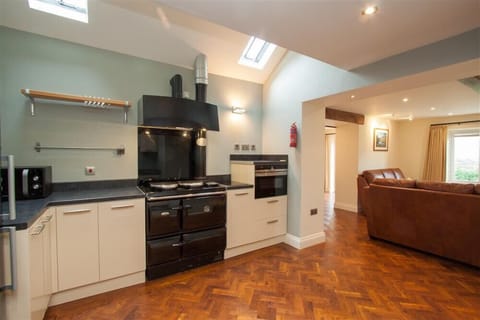 Fridge, dishwasher, cookware/dishes/utensils