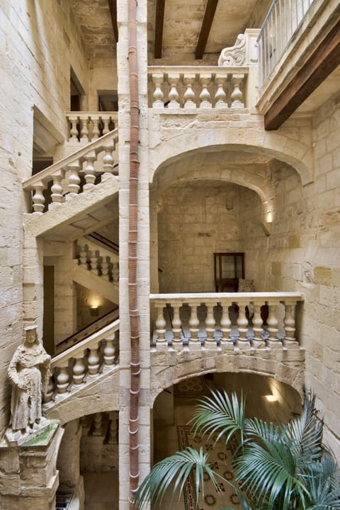 Traditional House | 4 bedrooms, free WiFi