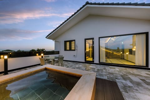 Premier Duplex | Individually decorated, individually furnished, soundproofing, free WiFi