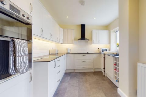 Seascape Fitted Kitchen