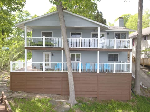 Double decks with spectacular views .  The place to enjoy your morning coffee! 