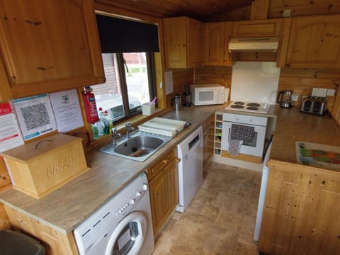 Kitchen | Whiteside Lodge - Burnside Park - Burnside Park, Keswick