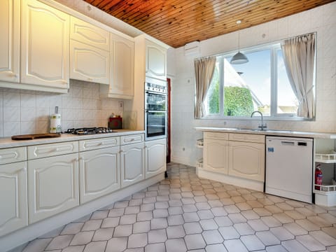 Kitchen | Innishkea, Penally